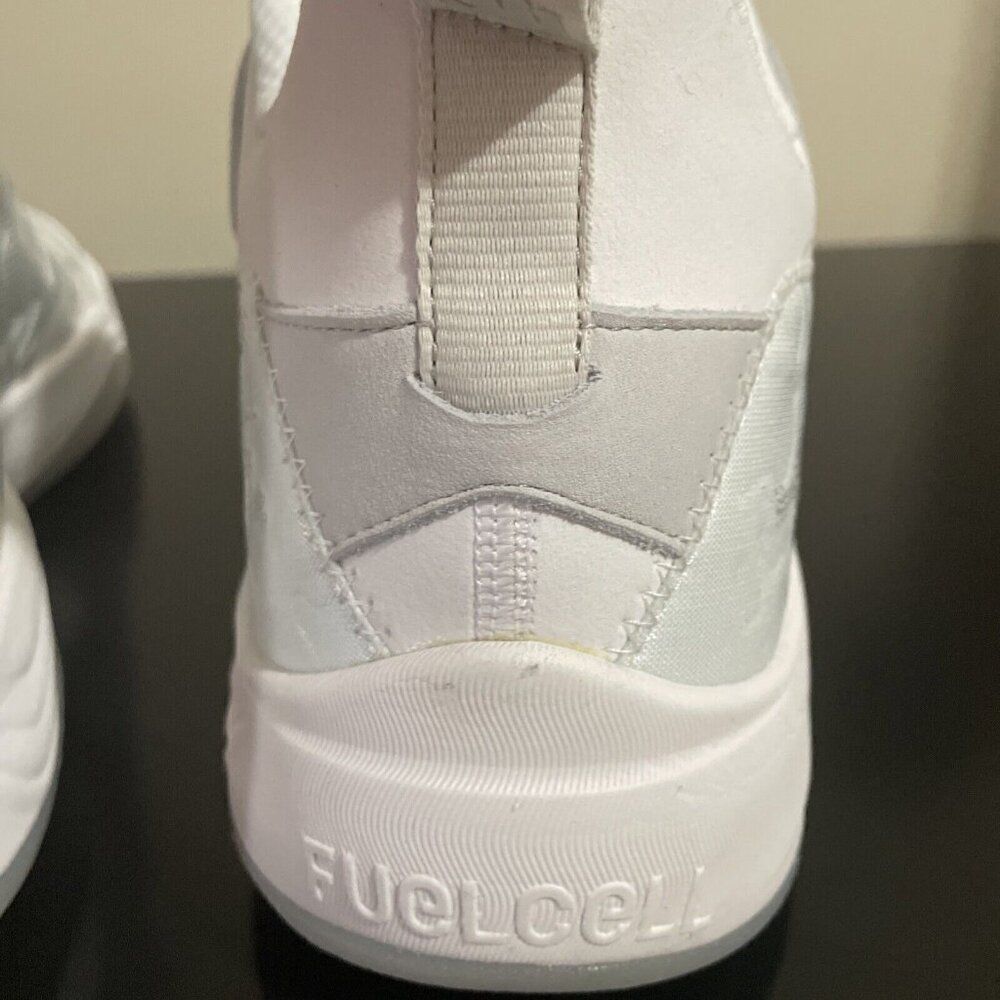 Size 18 - New Balance Two WXY V3 White Grey Men’s Basketball Sneakers Authentic - Picture 15 of 17
